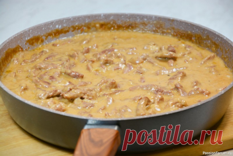 Приготовьте куриные сердечки в сметане! Очень вкусно с любым гарниром! Сегодня покажу, как приготовить куриные сердечки с шампиньонами. Это замечательное семейное блюдо, которое готовится легко и быстро, а получается при этом очень нежным, вкусным и сытным. Подавать такие сердечки можно с рассыпчатой гречкой или рисом, нежным картофельным пюре или с...