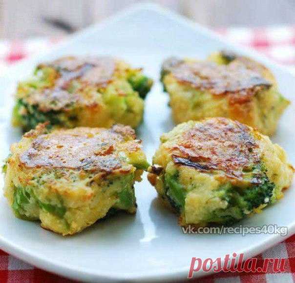 Куриные котлетки с брокколи: нежно и низкокалорийно! 
на 100грамм - 83.11 ккалБ/Ж/У - 13.48/1.88/2.92

Ингредиенты:
Брокколи - 200 г 
Показать полностью…