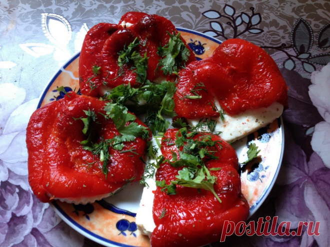 ЗАПЕЧЕНЫЙ ПЕРЕЦ И БАКЛАЖАНЫ С СЫРОМ  
Еще два рецепта - классные закуски. Украсят стол и думаю, понравятся многим. Первое - красный болгарский перец с сыром. Рецепт из одного чешского ресторана.Все предельно просто. Запекается в духовке…