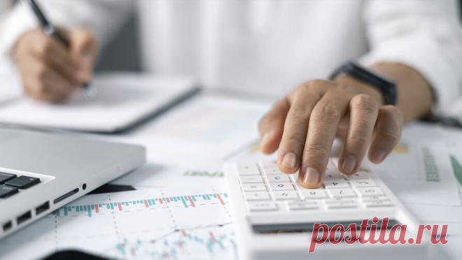 Россиянам объяснили, как рассчитать свою личную инфляцию. Личная инфляция — это индивидуальный, неофициальный показатель, который отражает реальные изменения стоимости жизни конкретного человека или семьи. Почему личная инфляция почти всегда выше официальной и как научиться ею управлять, ...