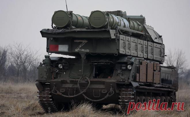 Рогов сообщил о работе ПВО над Мелитополем. Система противовоздушной обороны (ПВО) России поразила украинскую цель в небе над Мелитополем, сообщил член главного совета администрации Запорожской области Владимир Рогов в телеграм-канале.