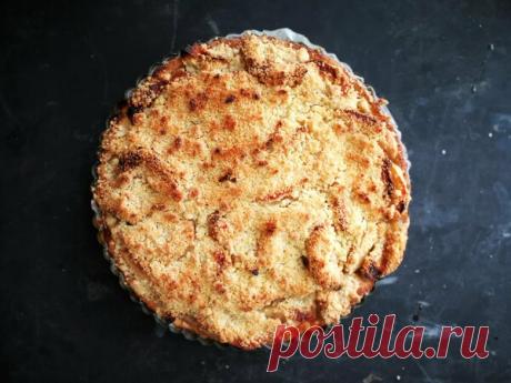 Подсмотрел у тещи простой рецепт насыпного пирога. Она называет его «3 стакана» | Десертный Бунбич | Яндекс Дзен