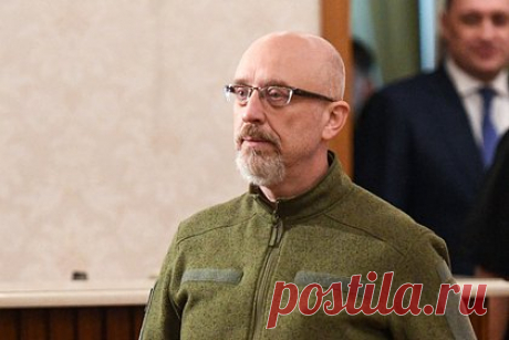 Глава Минобороны Украины попросил у Японии оборудование радиоэлектронной борьбы. Глава Министерства обороны Украины Алексей Резников попросил у Японии предоставить ВСУ оборудование радиоэлектронной борьбы, чтобы глушить беспилотники. Резников выразил надежду, что на предстоящем саммите «Большой семерки» страны G7 поддержат Украину экономическими и политическими санкциями.