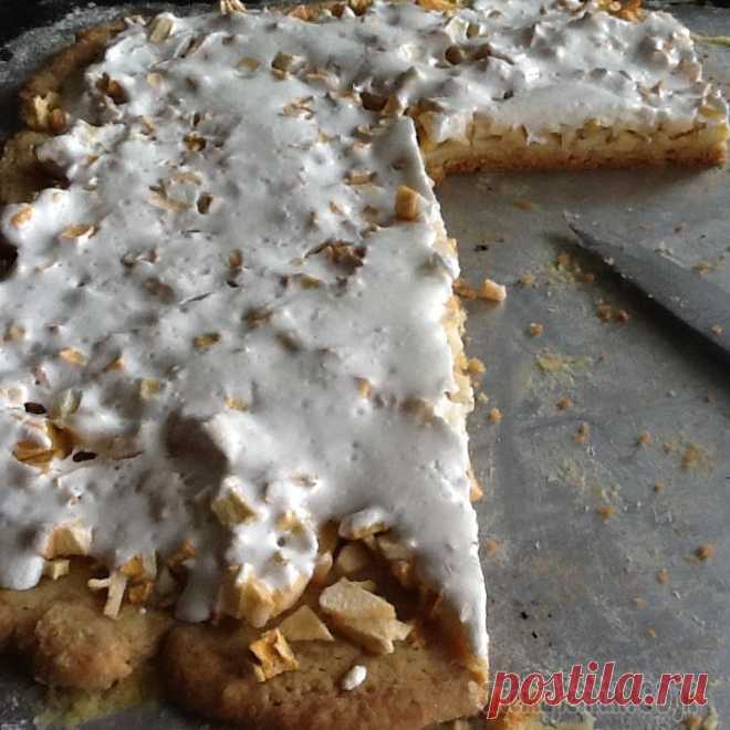 Яблочный пирог из песочного теста