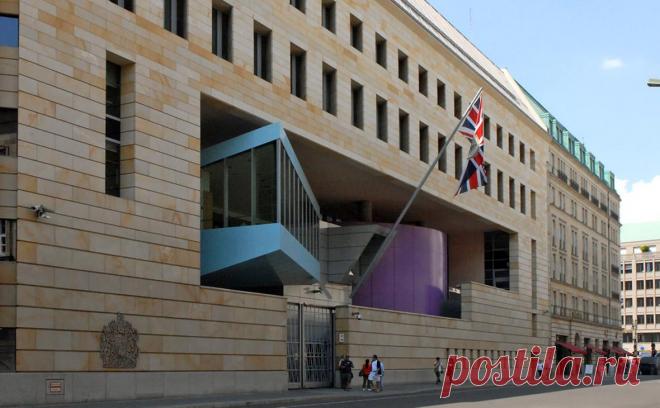 Охранник британского посольства признался в шпионаже в пользу России. 58-летний охранник посольства был пойман в ходе спецоперации и арестован немецкой полицией возле своего дома в Потсдаме 10 августа прошлого года