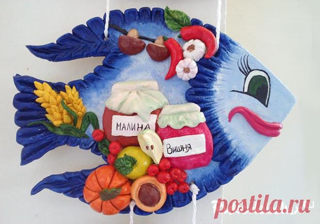 Здесь представлены уникальные мастер-классы — как сделать поделки из солёного теста своими руками с пошаговыми фото, а также рецепты всех видов соленого теста.