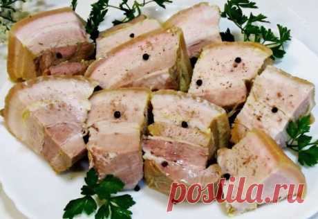 Маринуем самое нежное и ароматное домашнее сало - Мой женский блог Если вы любите сало, то этот рецепт станет для вас настоящим открытием. Сало получается ароматным, нежным и очень-очень вкусным. Попробуйте приготовить так сало, и вы поймете, что вкуснее не бывает. Чтобы приготовить сало, возьмите следующие продукты: Два килограмма свиной грудинки; Два литра водички; 2 головки чеснока; 5 лавровых листиков; 1 ч. л. карри; 4 ст. […]