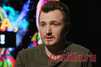 Пластический хирург объяснил перемены во внешности Влада Кадони. Российский пластический хирург Николай Константинов объяснил перемены во внешности экс-ведущего реалити-шоу «Дом-2» Влада Кадони. В настоящее время Кадони выглядит мужественнее, чем раньше. Так, его брови стали более ровными, также изменилась форма носа, скул и подбородка.