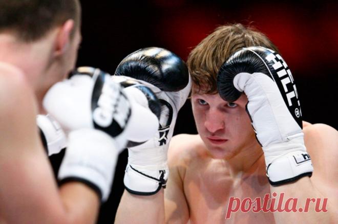 Депутат Донбасса на ринге. Что нужно знать о бое Минеева и Карвальо. Известный российский боец Владимир Минеев сразиться сразится с титулованным бразильцем Рафаэлем Карвальо. Любопытно, что Минеев находится в статусе депутата Донецкого народного собрания, а подготовку к бою начинал в зоне СВО.