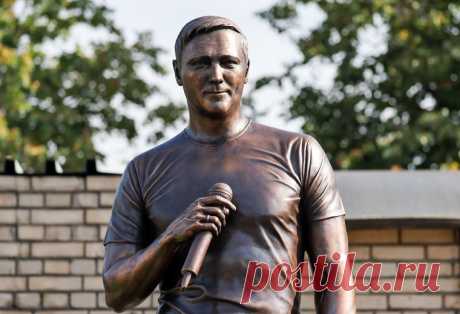 6-9-24--Исполнителю &quot;Белых роз&quot; и &quot;Седой ночи&quot; мог бы исполниться 51 год: биография Юрия Шатунова
