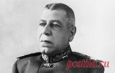 Строитель и "мозг" Красной Армии. К юбилею Маршала Советского Союза Бориса Шапошникова. 2 октября исполняется 140 лет со дня рождения Маршала Советского Союза Бориса Шапошникова — одного из главных теоретиков отечественного военного искусства. Он стоял у истоков создания Красной армии и в качестве начальника Генерального штаба был одним из авторов плана советского контрнаступления под Москвой 1941–1942 годов наряду со Сталиным и маршалом Александром Василевским. О боевом пути…