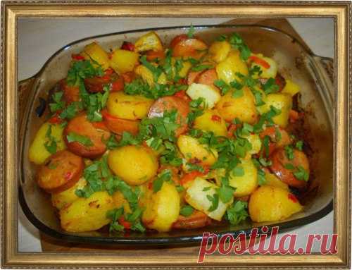 КАРТОФЕЛЬ, ЗАПЕЧЕННЫЙ С САРДЕЛЬКАМИ.