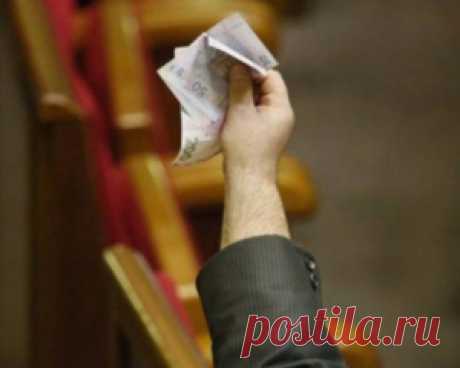 Уперше конфіскували кошти у політичної партії Через порушення правил внесків у партії "Укроп" конфіскували майже півмільйона гривень. Це перше рішення суду щодо порушення фінансування партій. Про це заявила голова НАЗК Наталія Корчак на брифінгу 31 березня. "22 березня постановою Печерського районного суду Києва голову ...