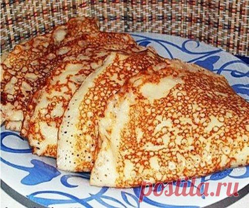 Блинчики.. нет пирожки...нет все таки блинчики... вообщем, блинно-пирожки, да еще и с творогом!
Требуется:
2 яйца,
500 мл. кислого молока (либо кефир+молоко),
200 гр. творога любой жирности ,
1 ч.л. соды,
12 стл муки с горкой -300 гр. ,
соль,
сахар.
Растительное масло 100мл (для теста)
Приготовление:
Творог взбиваем с яйцами,добавляем половину кефирной смеси.Добавляем соль,сахар (если пирожки будут с несладкой начинкой то соли чуть больше и наоборот) и всыпаем муку. В оставшееся молоко добавля