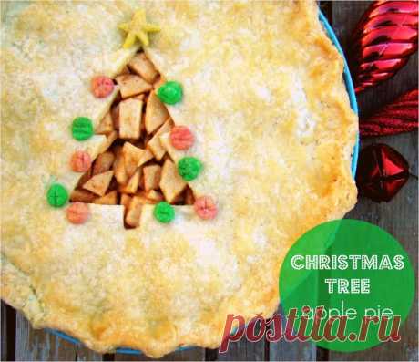 Family Feedbag: Christmas tree apple pie demo!