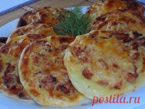 Картофельные ватрушки с курицей. Очень ароматно, ярко и сытно!