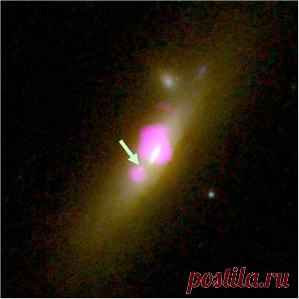 Cлияние галактик создало черную дыру без окружающих ее звезд | АСТРОновости