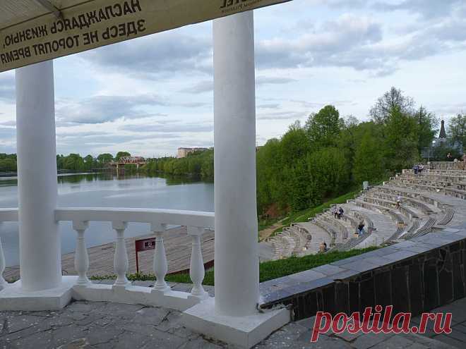 Амфитеатр