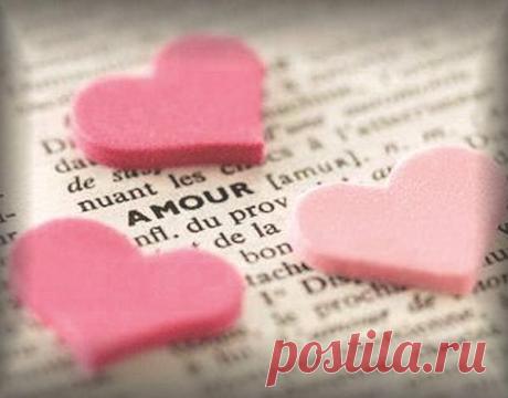 L’amour est le soleil qui fait éclore les fleurs de l’âme,
et qui leur fait exhaler de suaves parfums.