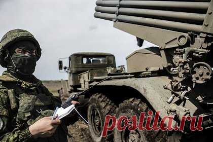 Российские военные поразили пункт дислокации ВСУ под Артемовском. Российские артиллеристы группировки «Юг» поразили пункт дислокации Вооруженных сил Украины (ВСУ) в районе клещеевки (Артемовский район). Об этом в интервью РИА Новости рассказал начальник пресс-центра группировки Вадим Астафьев. Также российские военные уничтожили две БМП противника в Григоровке и Андреевке.