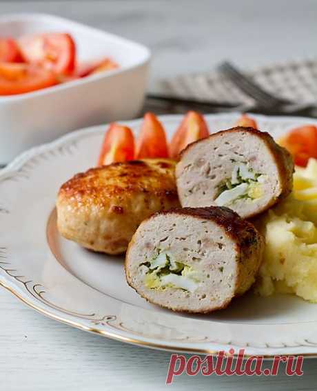 Куриные зразы с яйцом.