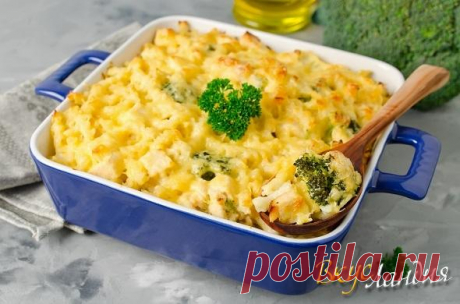 Макаронная запеканка с куриным филе и брокколи под соусом Бешамель