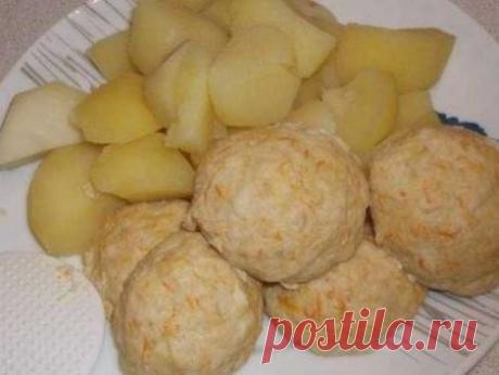 Котлеты на пару в мультиварке - блюдо для детей, для диеты и здорового питания Котлеты на пару – это простое диетическое блюдо, которое по праву считается эталоном здоровой пищи. Достаточно лишь добавить к ним гарнир из круп или овощей, и сытное и полезное угощение готово. При э…