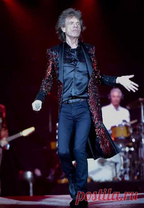 Мик Джаггер - 74-летний ловелас закрутил роман с девушкой моложе его на 52 года