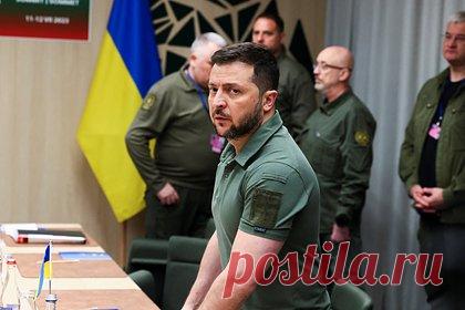 Вероятность раскола между Зеленским и лидерами стран НАТО оценили. Политолог Малек Дудаков заявил, что вероятность раскола между президентом Украины Владимиром Зеленским и Западом на фоне критичных высказываний главы государства в адрес НАТО крайне невелика. Тем не менее Зеленскому уже указали на его избыточную резкость в заявлениях.