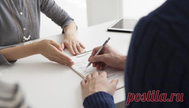 Сколько времени одобряют кредит в банках: долго ли ждать?

Срок одобрения кредитов в различных банках
Получение любого кредита предполагает процесс рассмотрения и одобрения заявки. Иногда банк выносит решение за пару часов, а иногда приходится ждать более двух недель. От чего зависит время рассмотрения, как ускорить процесс и увеличить шансы на одобрение займа – попробуем разобраться.