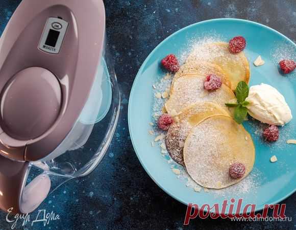 Простые блинчики на воде с малиной . Ингредиенты: яйца куриные, вода, сахар
