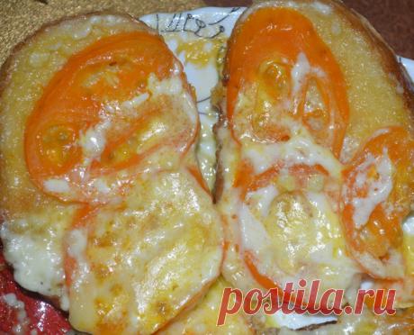 Тартинки или горячие бутерброды с помидорами 
Тартинки (горячие бутерброды) с помидорами у нас любят все, так что часто делаю их на завтрак . Хлеб намазать тоненько сливочным маслом или майонезом, кто как любит сверху положить тоненько порезанны…