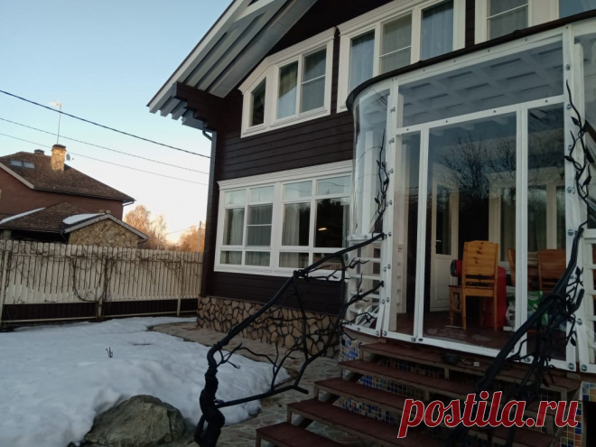 Городской округ Подольск, деревня Александровка. Остеклили вход в дом мягким окном. Можете заказать такое же.