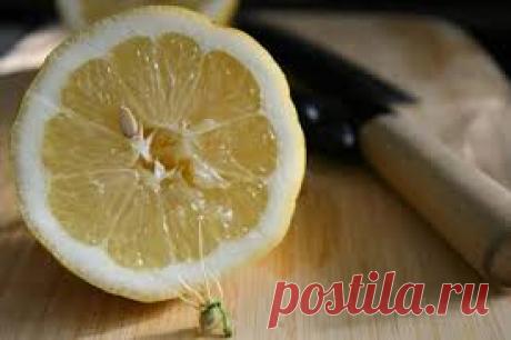 16 полезных свойств лимонных косточек (#10 невероятен!) - PolzaotVrachey.com 16 полезных свойств лимонных косточек (#10 невероятен!) - Лимонные косточки на самом деле не менее важны, чем сам фрукт. Они обладают различными полезными свйоствами, например, лечат инфекции мочевых путей и избавляют от паразитов.