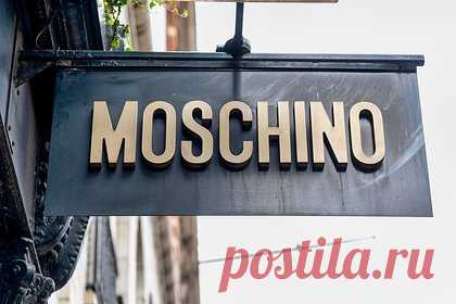 Бренд Moschino раскритиковали в сети из-за фото манекенщика без трусов