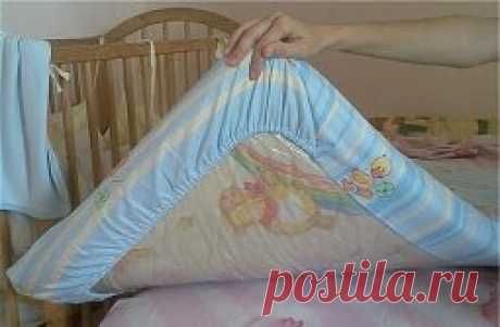 Простыня с езинкой за 5 минут
Сегодня поговорим о том как сшить своими руками натяжную простыню с резинкой. 
Есть два основных способа пошива простыни с резинкой. О том, что это удобная вещь, многие знают не понаслышке. Правда размеры против привычных нам простыней у нее больше, но, как говорится, дело вкуса! И если вам нравятся натяжные простыни и вы ни разу их не шили, то приступим к изучению материала.
Какой бы способ обработки вы не выбрали, расчет необходимого количества ткани будет одинак