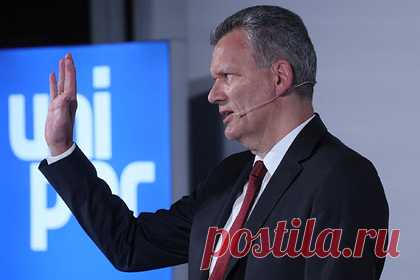 В Германии призвали готовиться к худшему. Немецкий энергетический гигант Uniper предупредил, что худшее еще впереди, поскольку опасения по поводу поставок российского газа в Европу осенью и зимой продолжают подталкивать цены к росту. Об этом сказал глава компании Клаус-Дитер Маубах. На торгах во вторник, 6 сентября, акции Uniper упали на 3,5 процента.