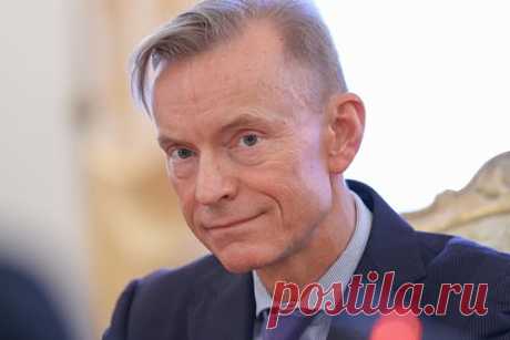 В МИД рассказали о попытках Запада переманить партнеров России в Средней Азии. Запад пытается переманить на свою сторону партнеров Москвы из Средней Азии, используя недобросовестную конкуренцию и шантаж. Об этом заявил директор третьего департамента стран СНГ Министерства иностранных дел (МИД) России Александр Стерник. По его словам, Москва учитывает все факторы риска.
