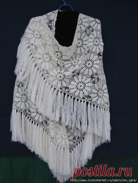 Красивая цветочная шаль крючком