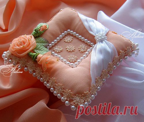 Свадебная подушечка для колец....