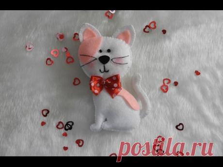 MINI GATITO EN FIELTRO DETALLES PARA FEBRERO