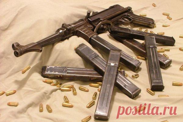 MP 40 - немецкий пистолет-пулемёт