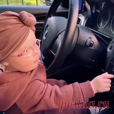 Маленькая тусовщица!