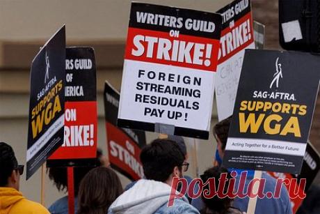 Актеры Голливуда заявили о намерении начать забастовку. Актеры Голливуда заявили о намерении начать забастовку. Решение последовало на фоне провала переговоров по контракту между Гильдией киноактеров США и Альянсом продюсеров кино и телевидения. Сообщается, что Совет Гильдии намеревается провести собрание, чтобы официально одобрить начало забастовки.