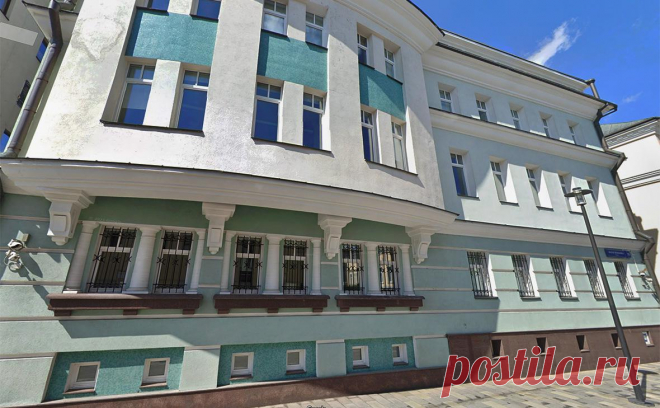 ЛУКОЙЛ купил особняк «Голубая жемчужина» в Москве. Структура ЛУКОЙЛа выкупила бизнес-центр «Голубая жемчужина», ранее принадлежавший экс-совладельцу холдинга СДС Андрею Гридину. Наиболее вероятное использование особняка — размещение собственных сотрудников компании