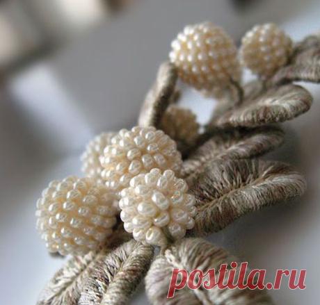 Эффект 3D: вышивка на проволочном каркасе
