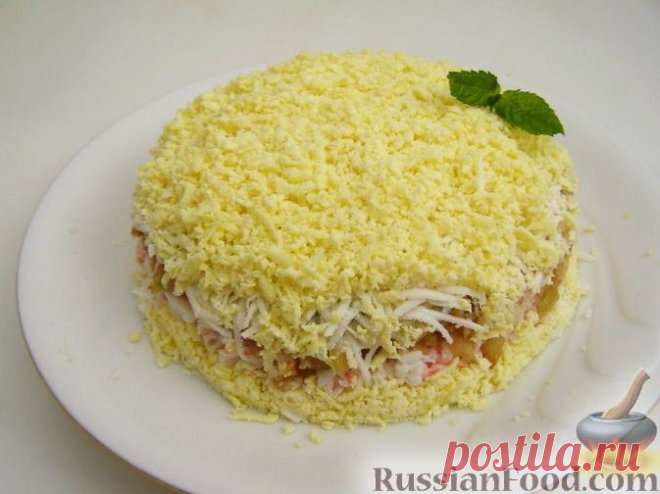 Салат из яиц с яблоком и крабовыми палочками на RussianFood.com