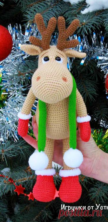 PDF Олень Рудольф крючком. FREE crochet pattern; Аmigurumi animal patterns. Амигуруми схемы и описания на русском. Вязаные игрушки и поделки своими руками #amimore - большой олень, оленёнок к Новому году, новогодняя игрушка.