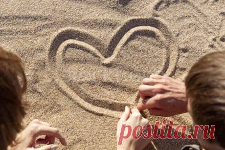 Как научиться доверять мужчине | Журнал "JK" Джей Кей Вопрос о доверии в отношениях – один из самых важных и в то же время самых болезненных. Потому что он затрагивает все базовые женские страхи. Необходимость довериться ставит под угрозу безопасность женщины в случае обмана. Поэтому девушки всегда как бы немного настороже. Почему важно довериться любимому, и главное – как научиться доверять мужчине. Что такое