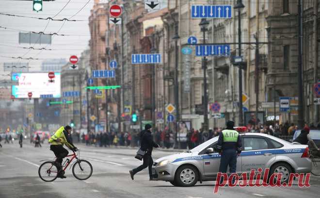 В Петербурге вслед за Москвой запретили полеты беспилотников. Собянин объявил о запрете на полеты беспилотников в Москве незадолго до того, как власти сообщили о ночной атаке украинских дронов на Кремль. Власти Санкт-Петербурга ввели аналогичный запрет до 15 мая